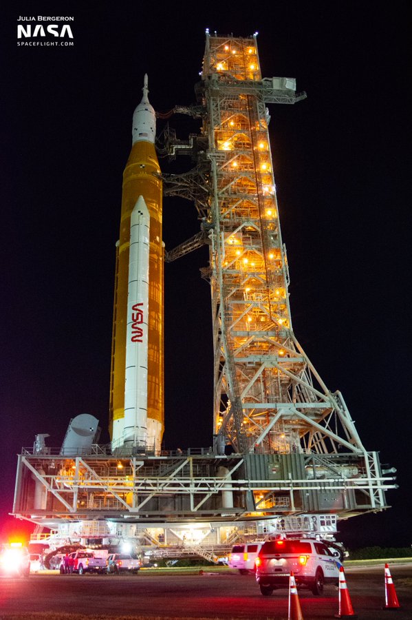 NASA Artemis Aya Donus
